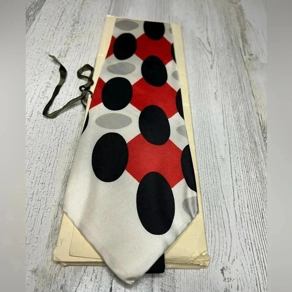 Yves Saint Laurent Vintage Silk Tie Red White and Black - Picture 4 of 7